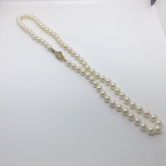 Marvella | Vintage | Dainty | Faux Pearl | Matte | Necklace | Approx. 16” - Picture 4 of 6